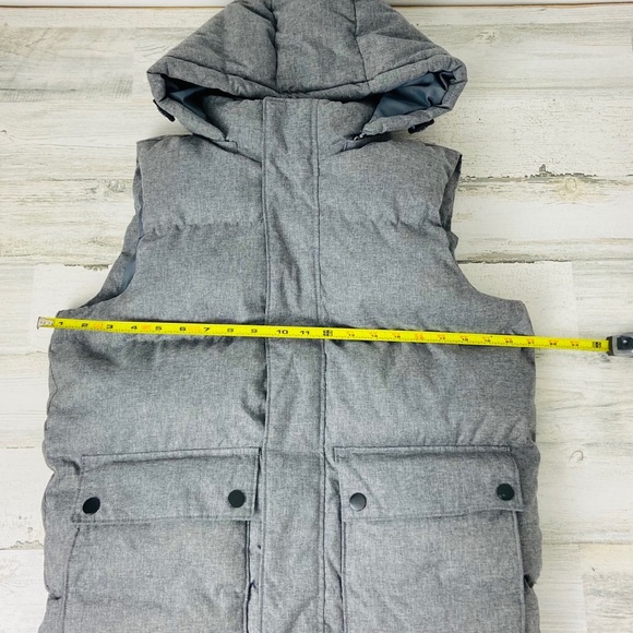 Old Navy Hooded Puffer Vest - Picture 8 of 9